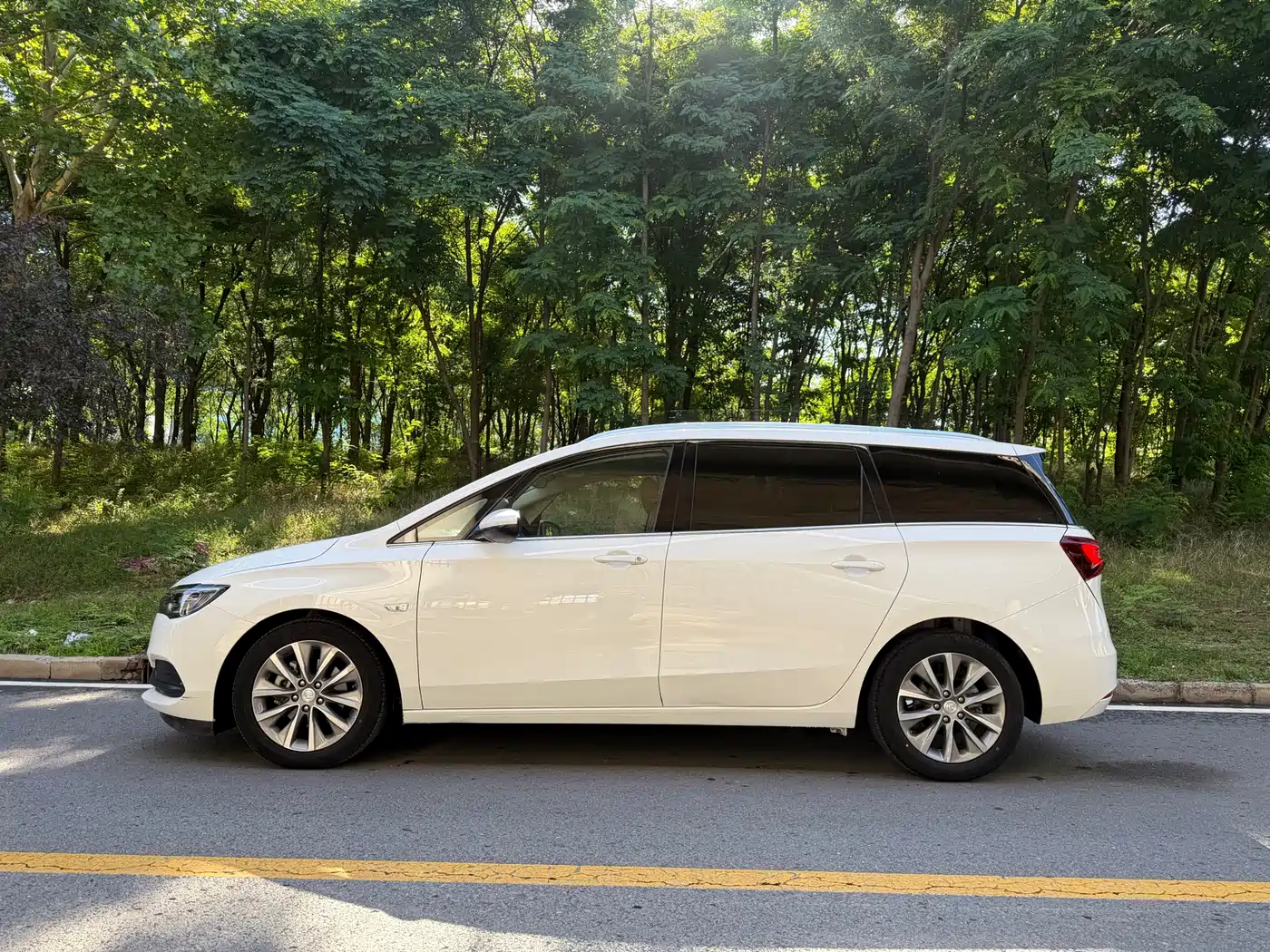 Buick GL6 2021 323T Mild Hybrid Connected Luxury фото 3