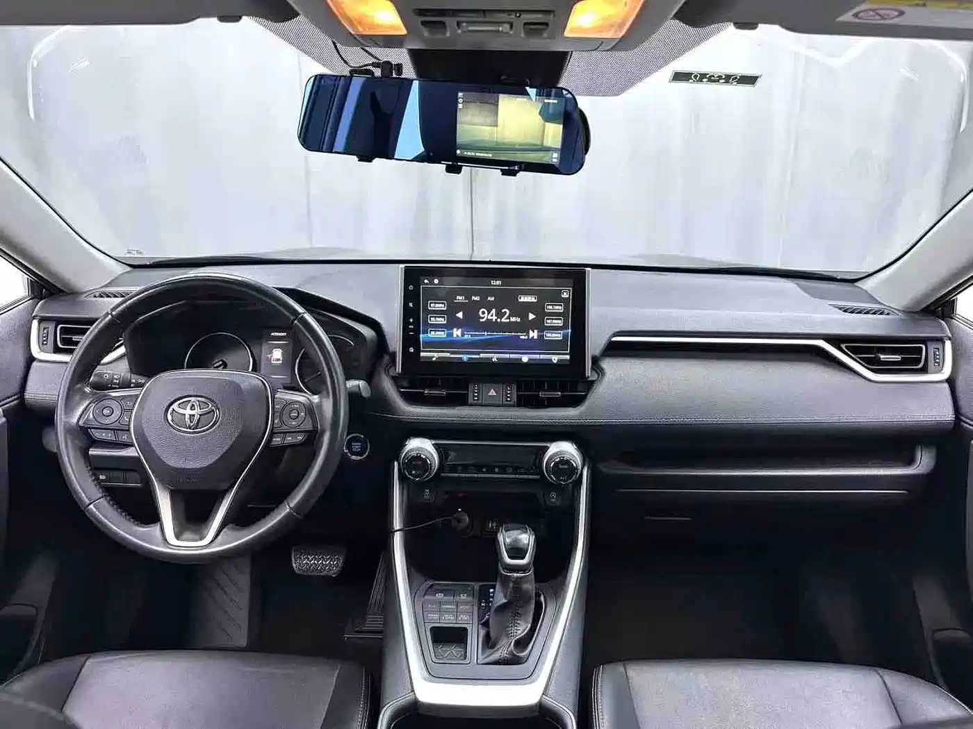 Toyota Wildlander 2022 2.0L CVT AWD Luxury Edition фото 3