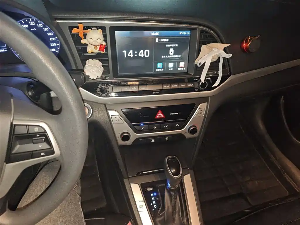 Hyundai Elantra 2016 Model 1.6L Automatic Smart Elite фото 6
