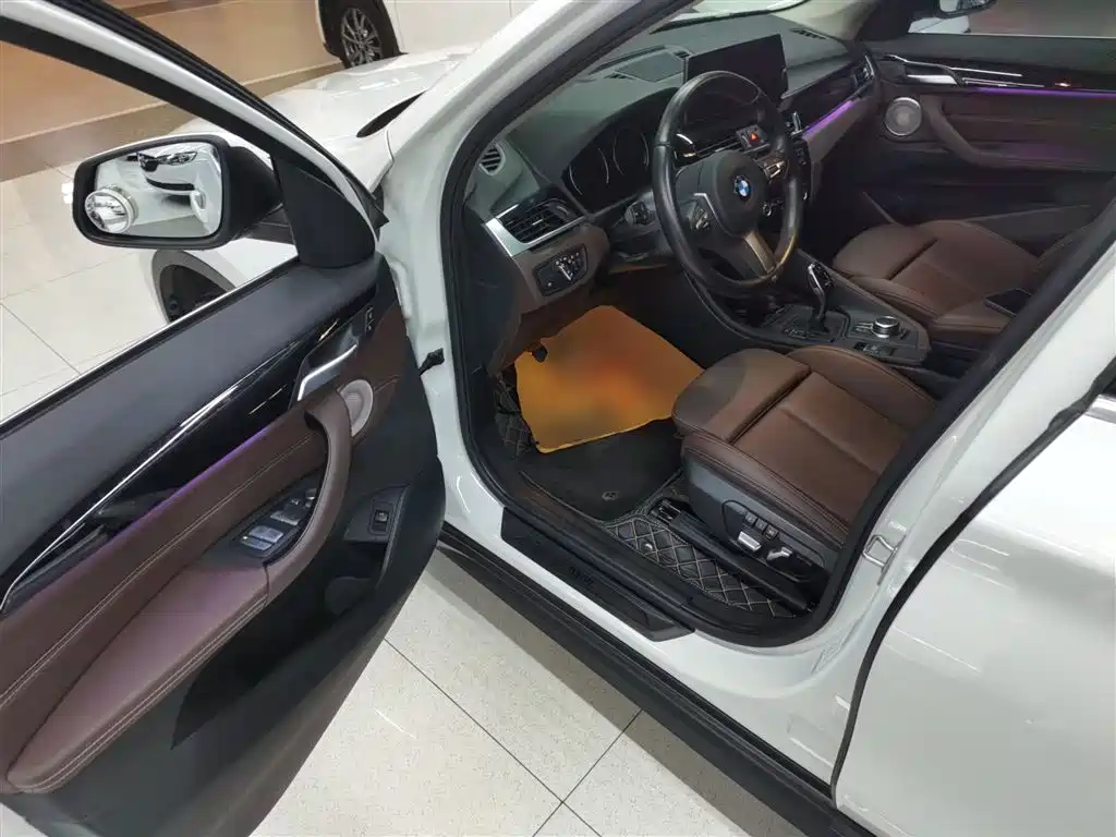 BMW X1 2022 sDrive25Li Leading фото 12