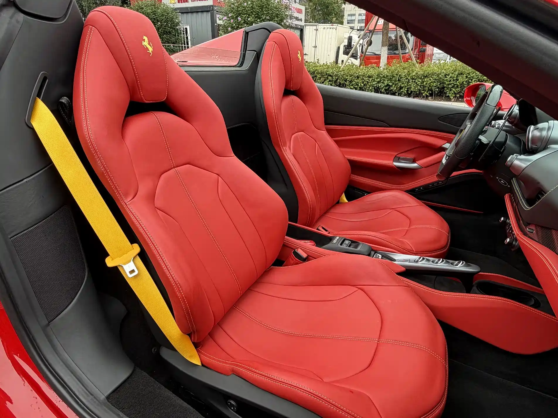 Фото 9 - Ferrari F8
