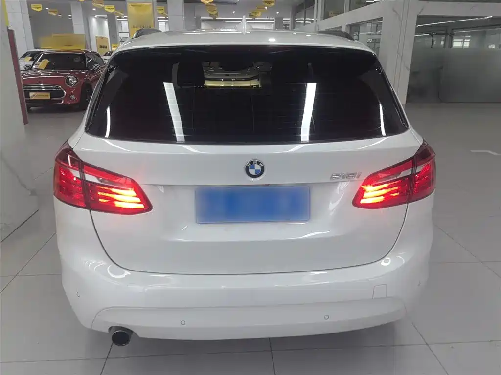 BMW 2 Series Touring 2016 218i Fashion Model фото 4