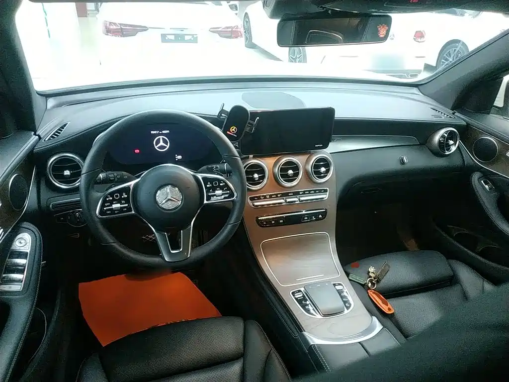 Mercedes-Benz GLC 2020 GLC 300 L 4MATIC Dynamic фото 6