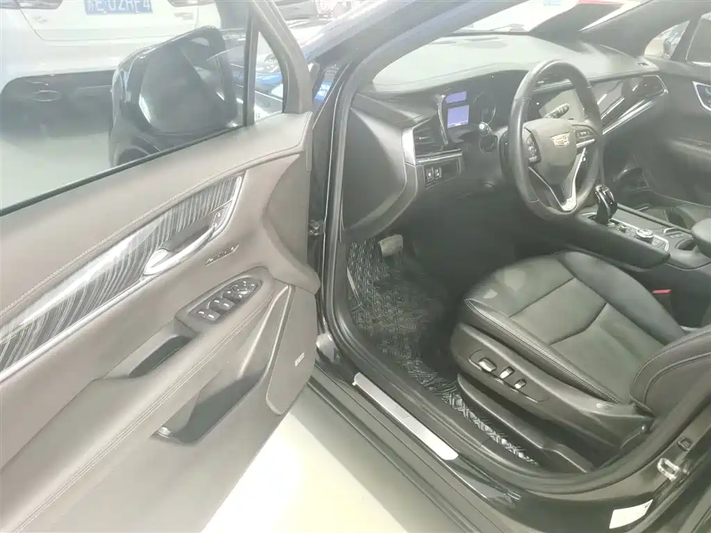 Cadillac XT6 2022 2.0T 6-Seater 4WD Luxury 120th Anniversary Limited Edition фото 16