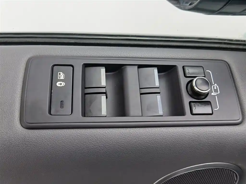 Land Rover Range Rover Sport 2015 3.0 SC V6 HSE DYNAMIC фото 9