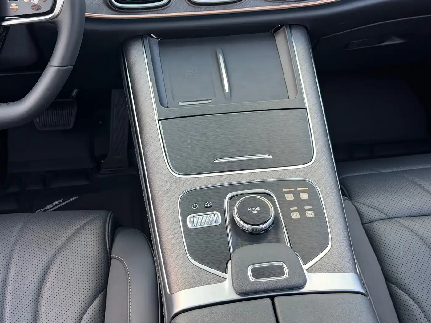 Chery Tiggo 9 2025 2025 2.0T DCT 2WD Luxury Edition 5-Seater