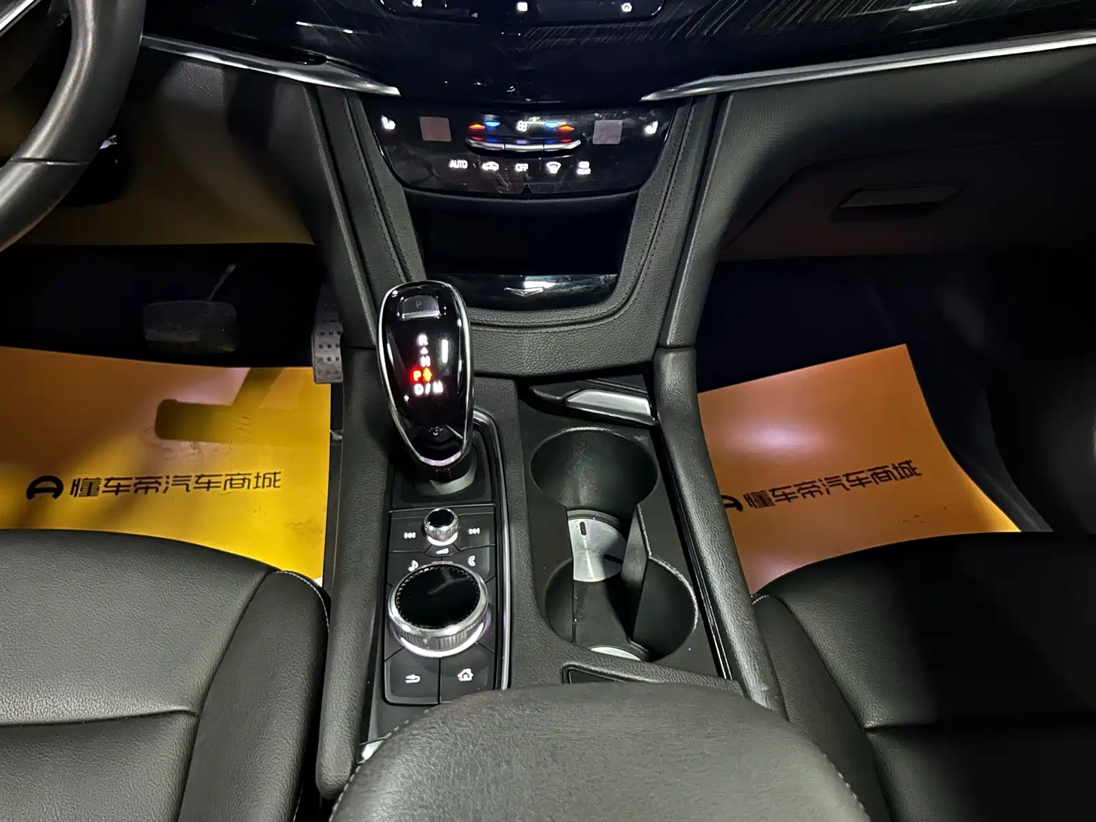 Фото 8 - Cadillac XT6