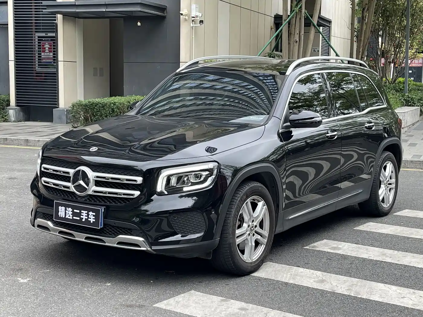 MERCEDES-BENZ GLB