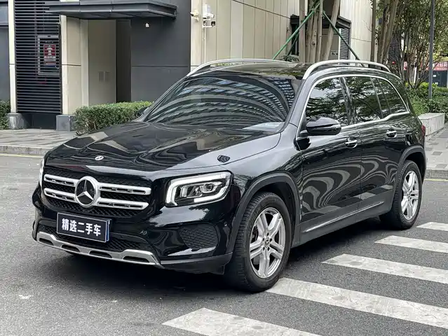 MERCEDES-BENZ GLB