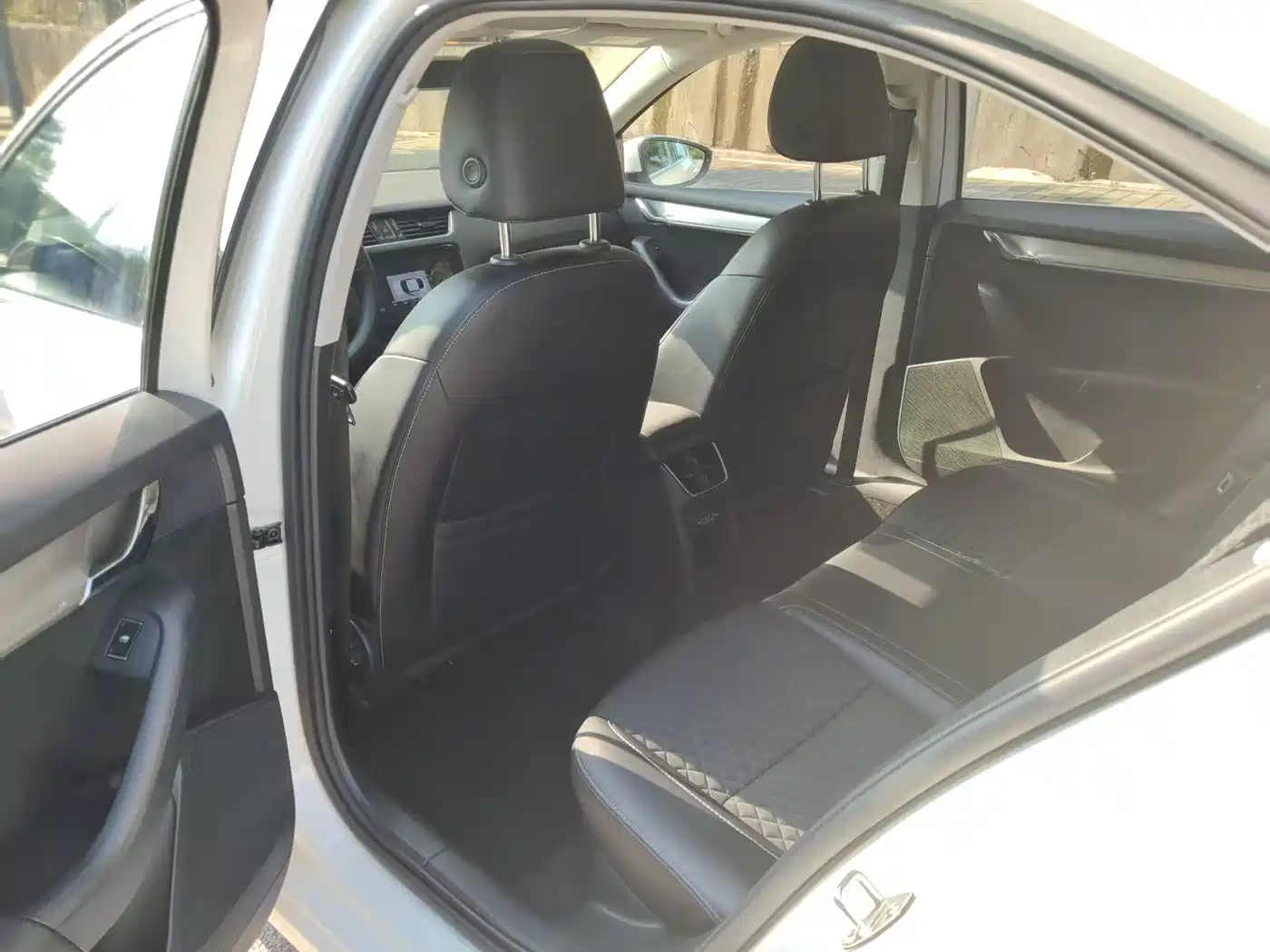 Škoda Octavia 2019 1.5L Automatic Smart Luxury China VI фото 7
