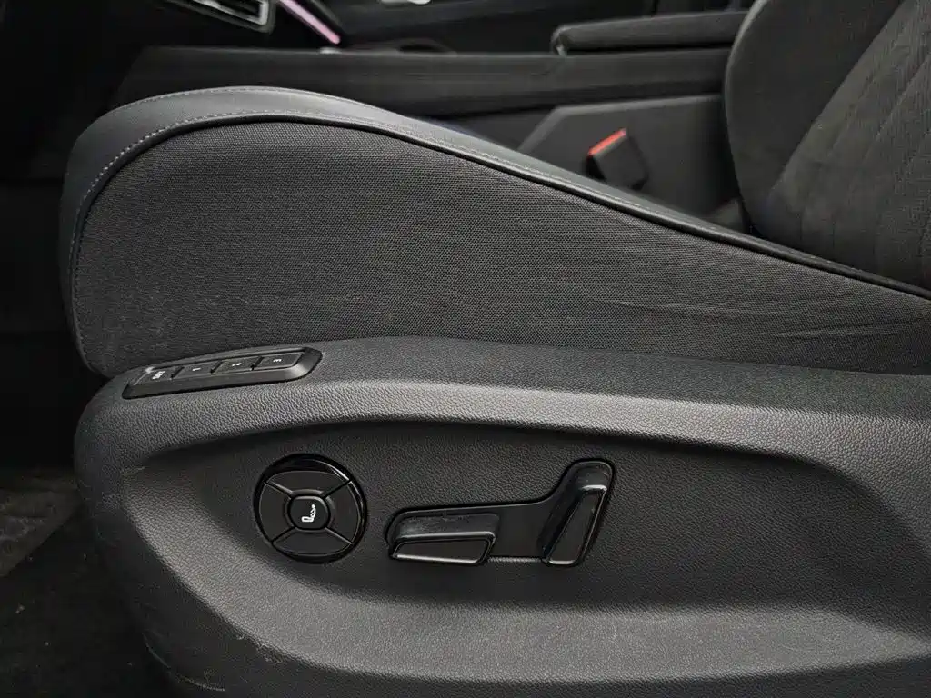 Volkswagen Tiguan L 2024 PRO 380TSI 4WD R-Line Premium Edition фото 7