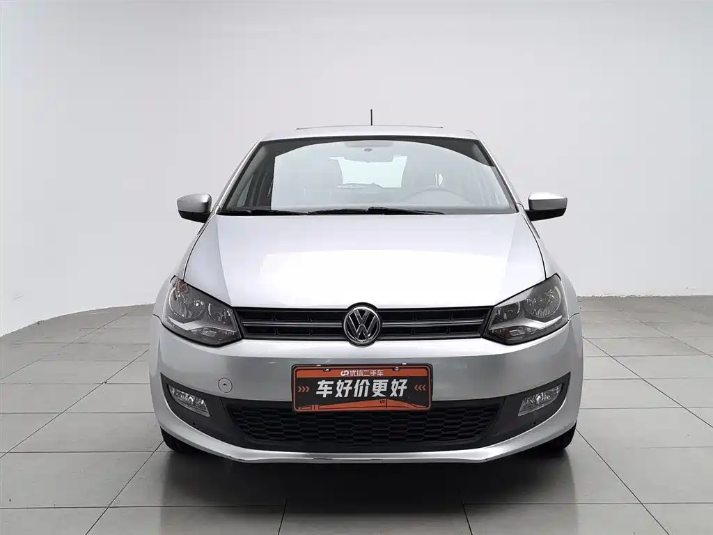 Volkswagen Polo 2013 1.6L Automatic Comfort Edition фото 3