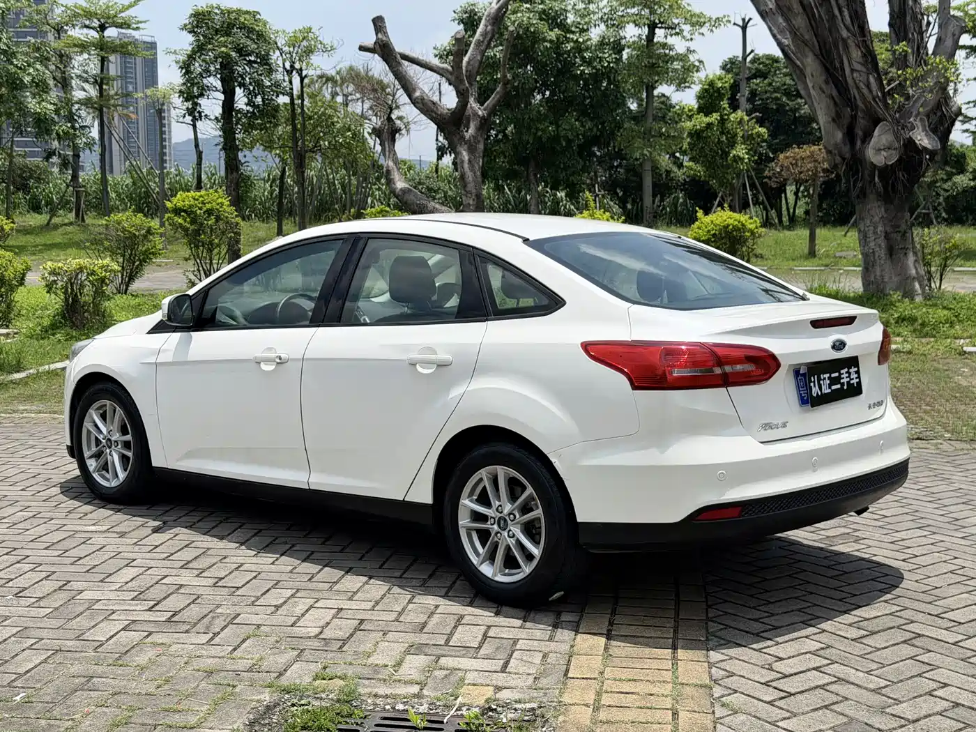 Фото 14 - Ford Focus