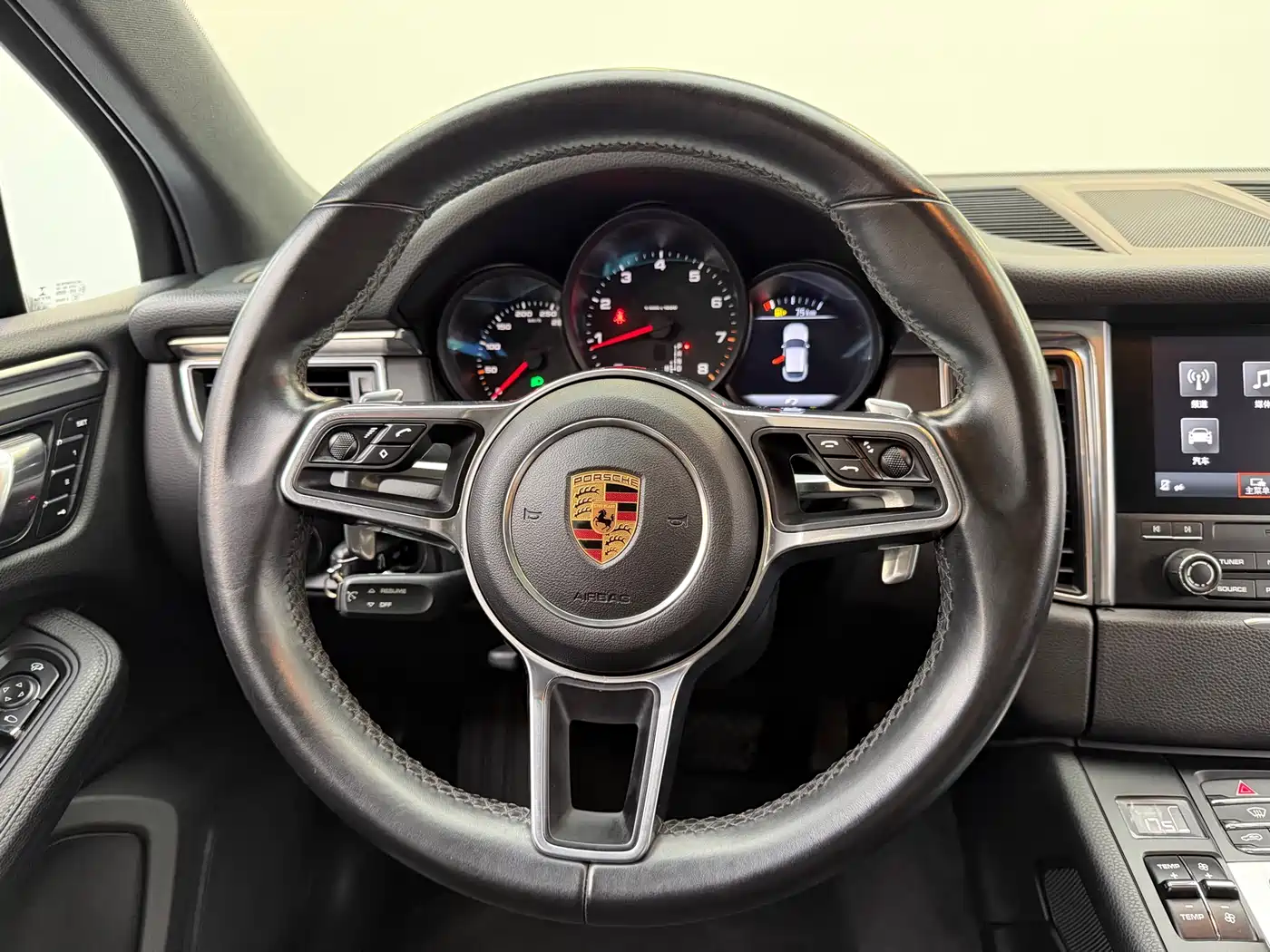 Porsche Macan 2017 Macan 2.0T фото 14