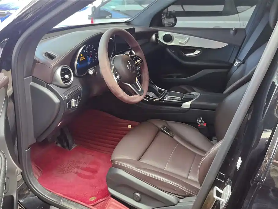 Mercedes-Benz GLC 2021 GLC 260 L 4MATIC Sporty фото 9