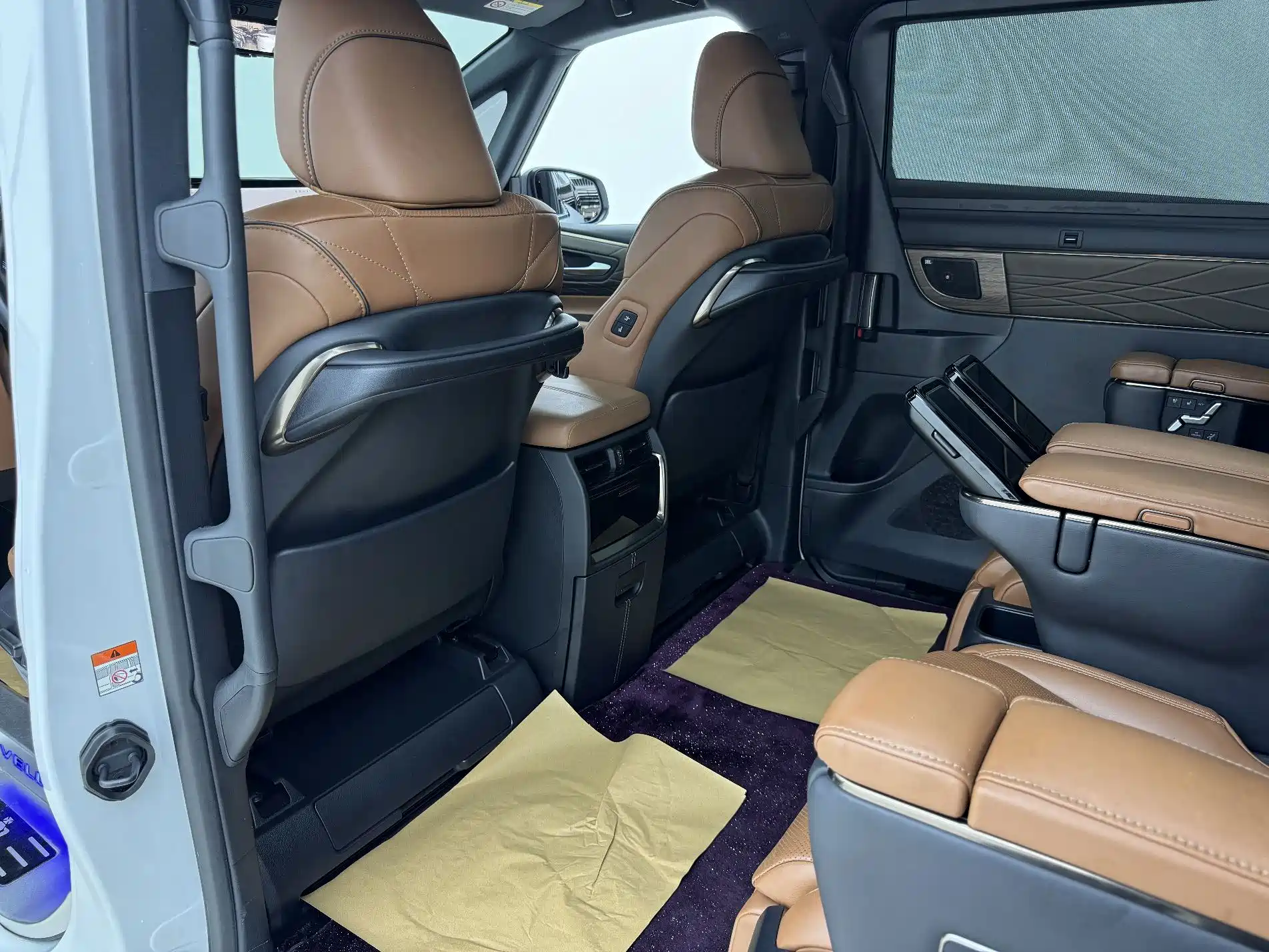 Photo 10 - Toyota Vellfire