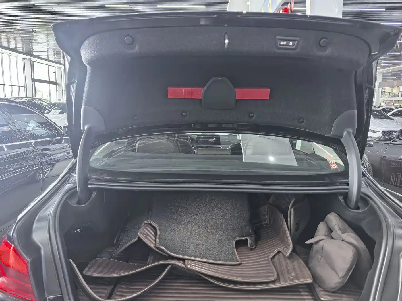 BMW 5 Series New Energy 2019 530Le Luxury Package фото 17
