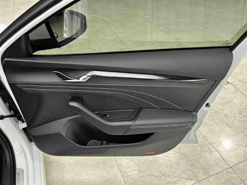 Škoda Octavia 2023 Facelift PRO TSI280 Premium Edition фото 12