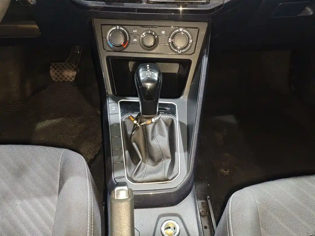Volkswagen Lavida 2023 Xinrui 1.5L Auto Xinyi Edition фото 14