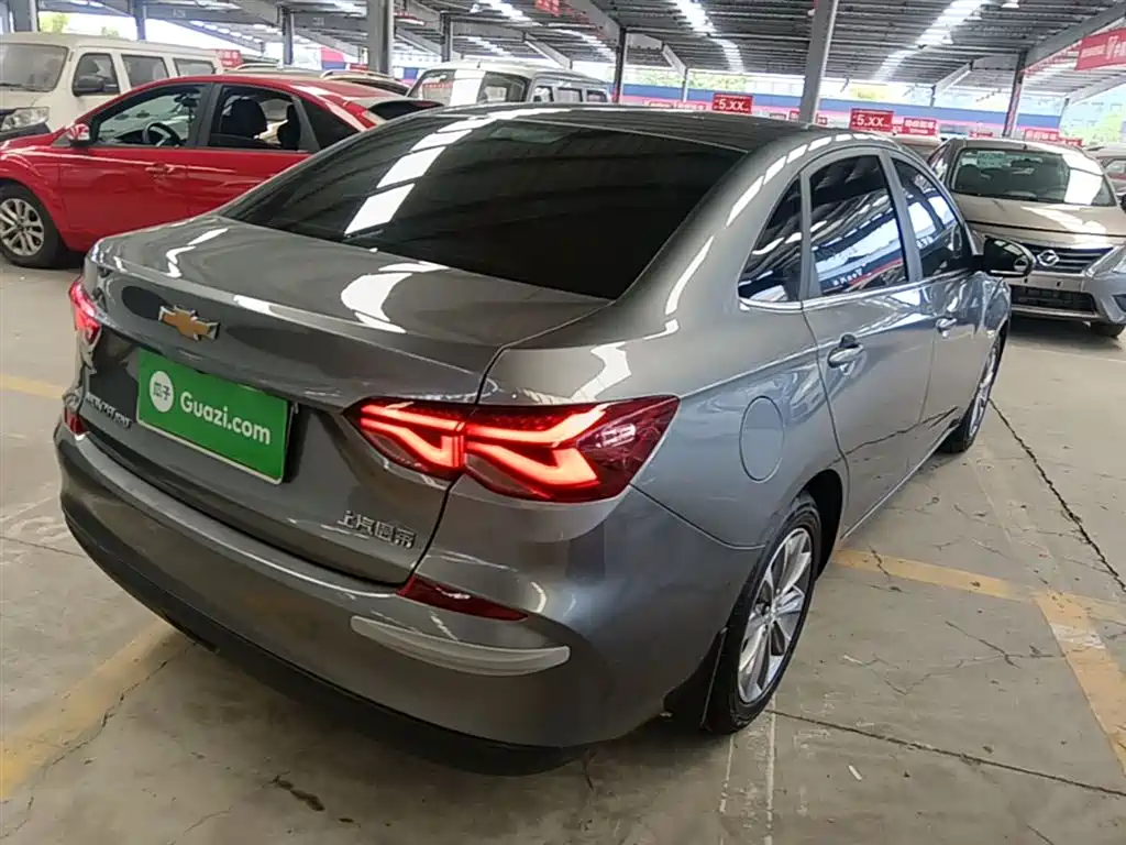 CHEVROLET CRUZE