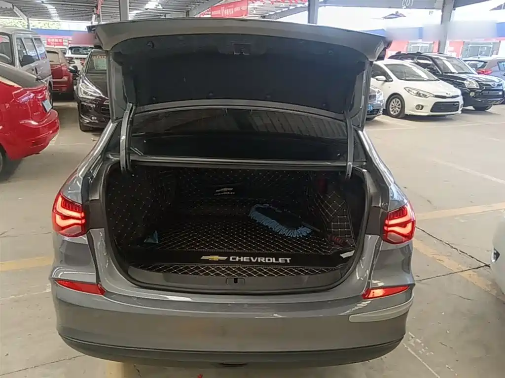 CHEVROLET CRUZE
