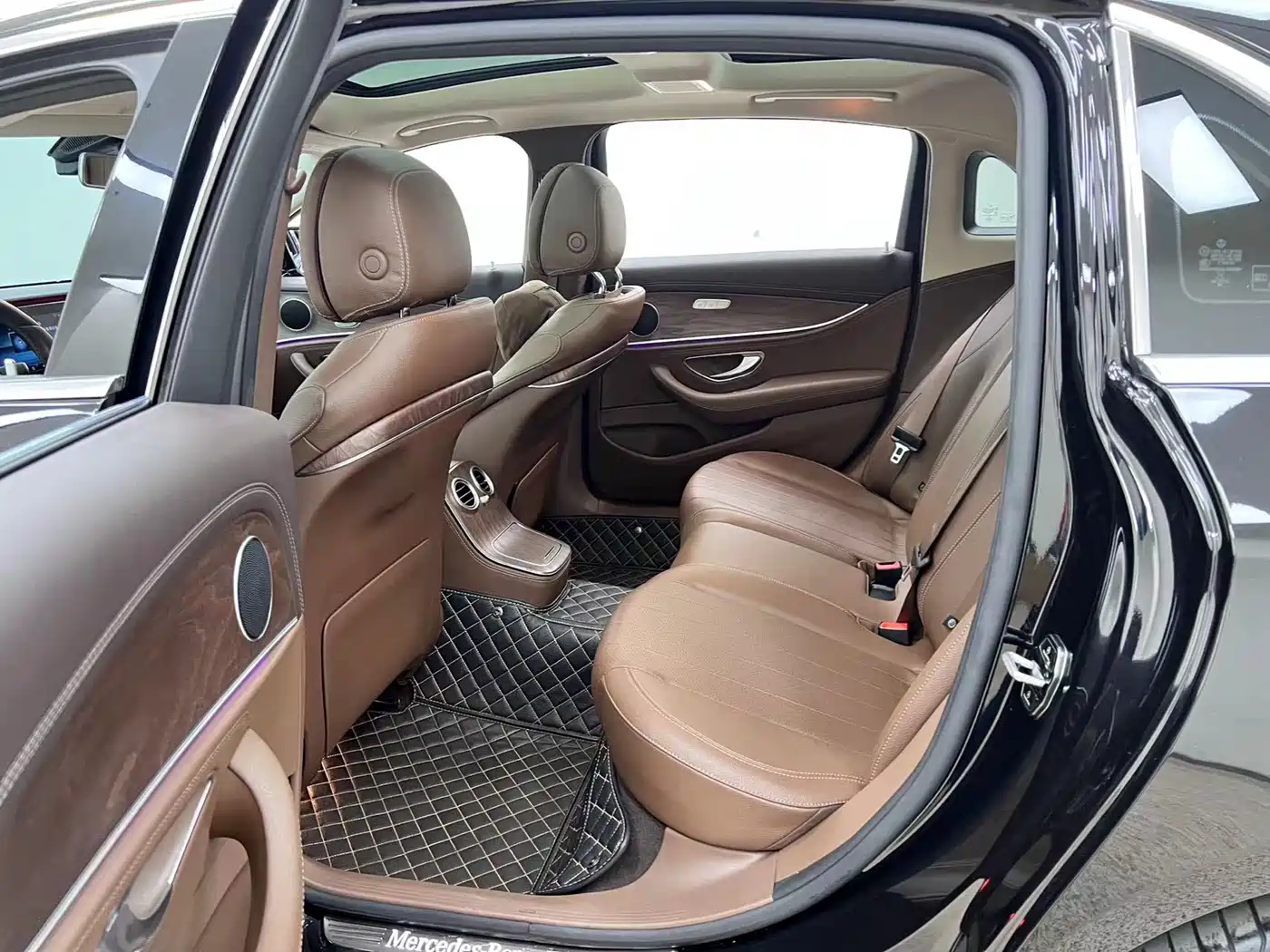 Mercedes-Benz E-Class 2021 E 260 L фото 7