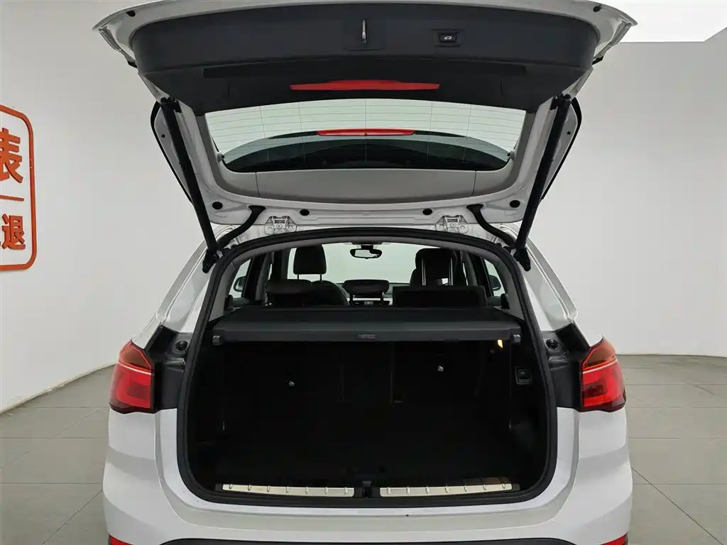 BMW X1 2018 sDrive18Li Premium Model фото 16