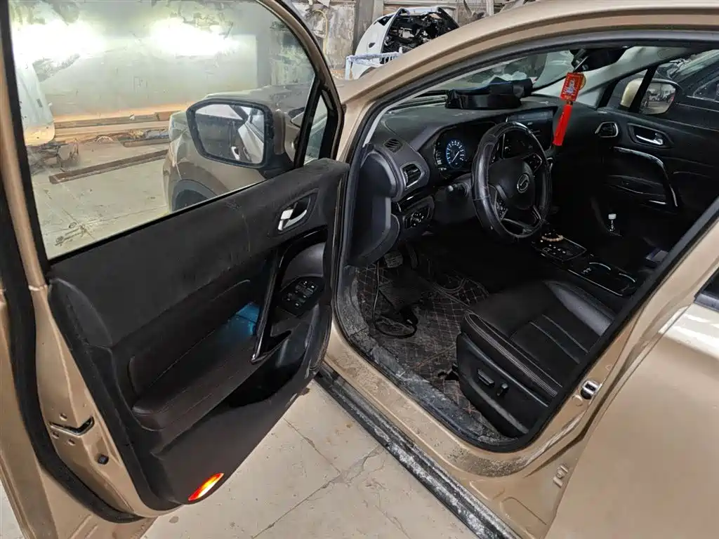 GAC Trumpchi Trumpchi GS4 2018 235T Auto 2WD Supreme Edition фото 19
