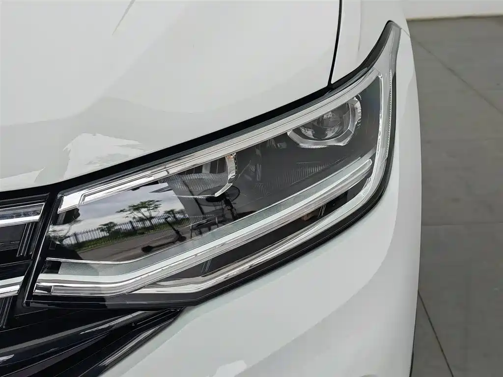 Volkswagen Tiguan L 2024 300TSI Auto 2WD Smart Edition фото 7