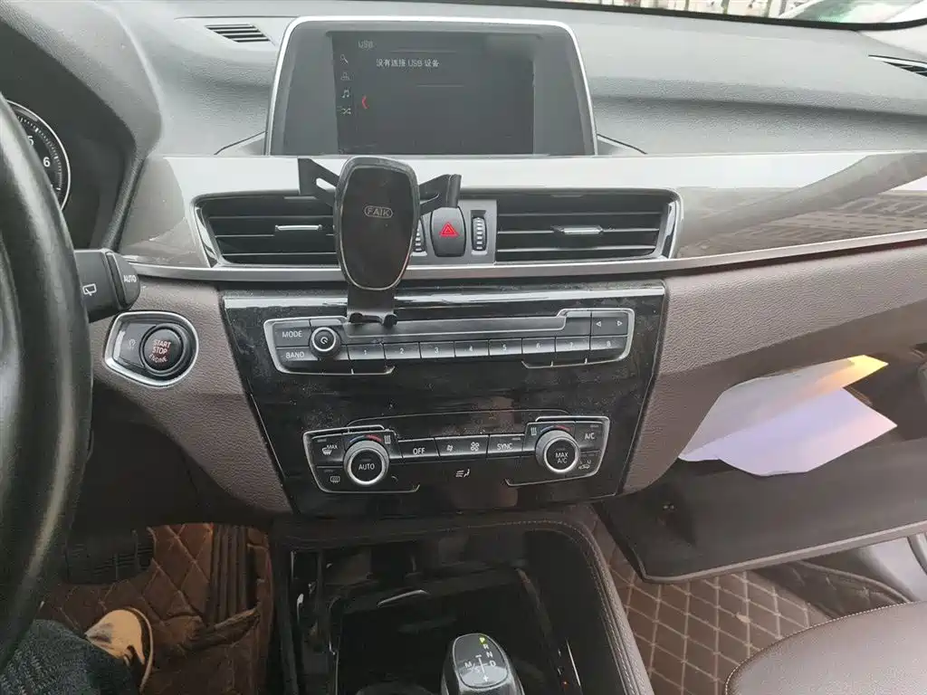 BMW X1 2019 sDrive18Li Premium Model фото 6