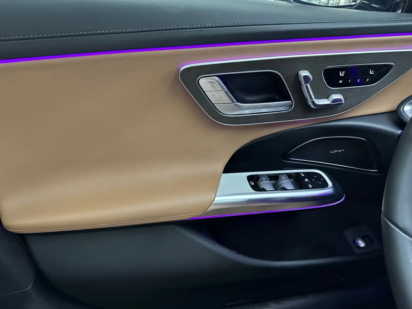 Mercedes-Benz E-Class 2024 E 300 L Fashion фото 6
