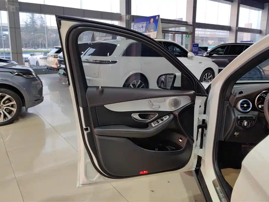Mercedes-Benz GLC 2021 GLC 260 L 4MATIC Sporty фото 7