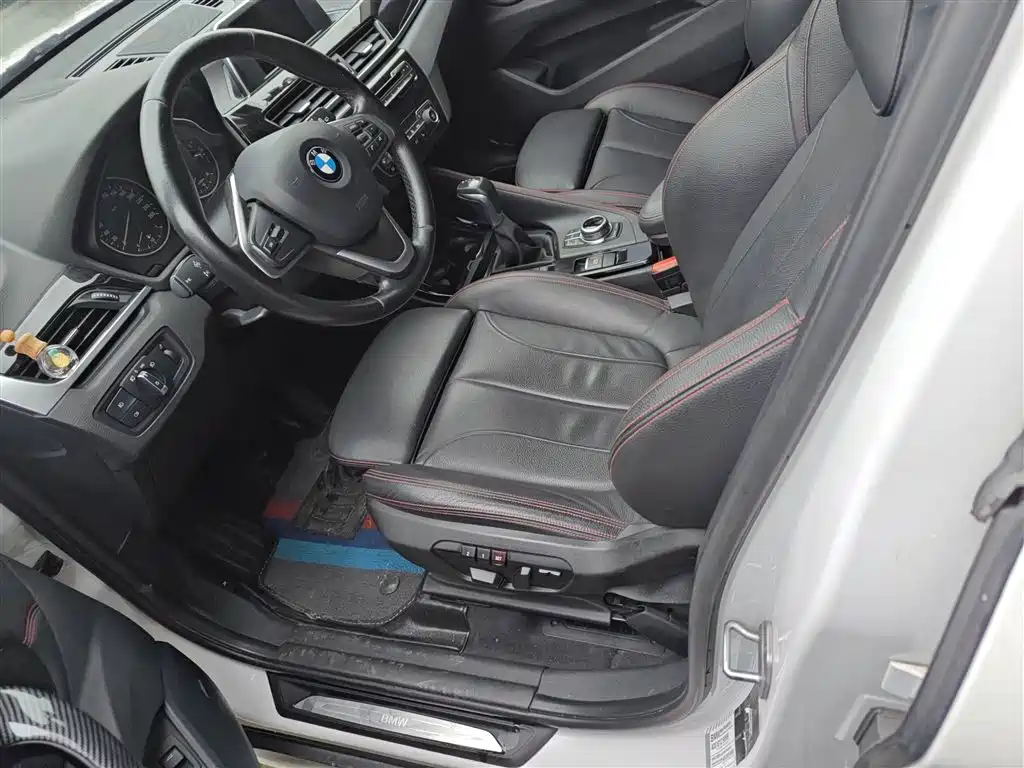 BMW X1 2016 sDrive20Li Luxury Model фото 15