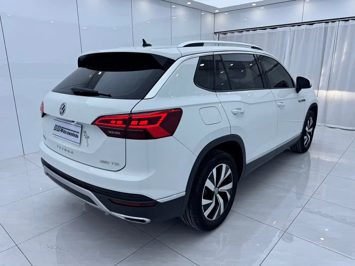 Volkswagen Tayron 2022 280TSI 2WD Luxury Smart Connect Edition фото 4