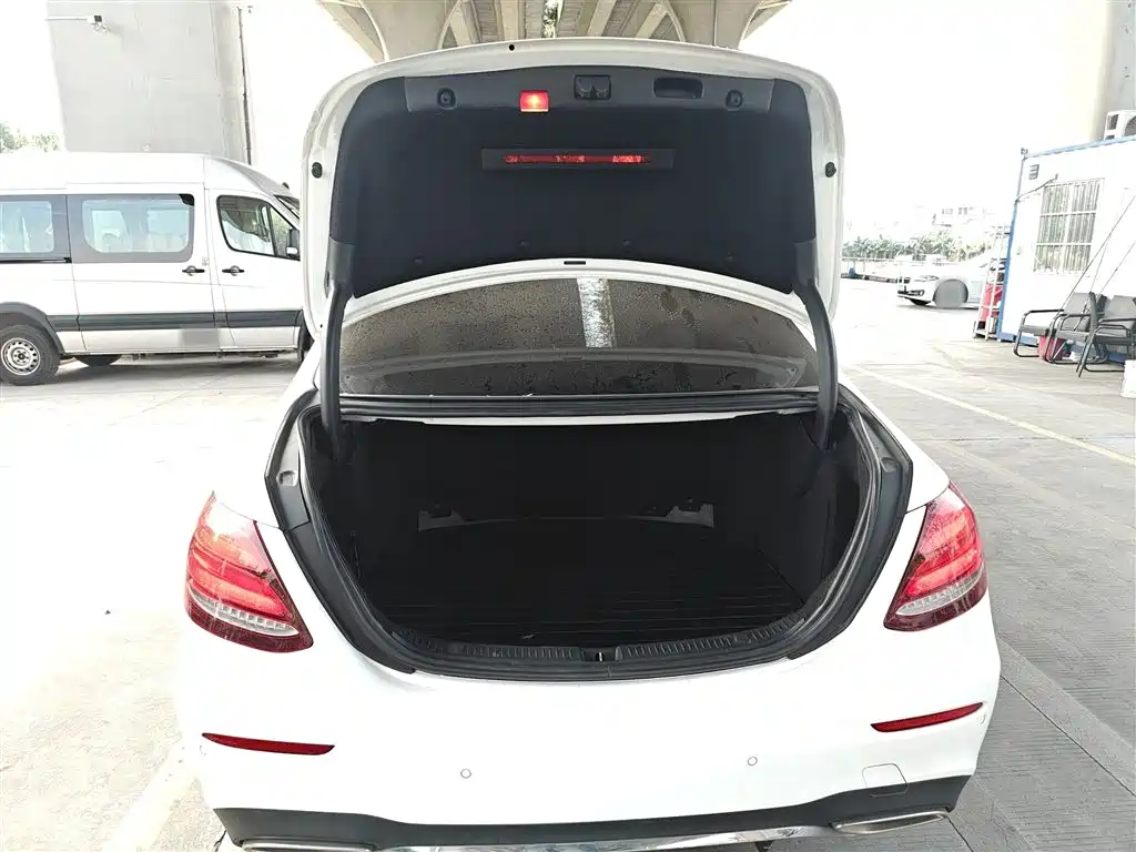 Mercedes-Benz E-Class 2016 E 200 L Sport Type фото 15