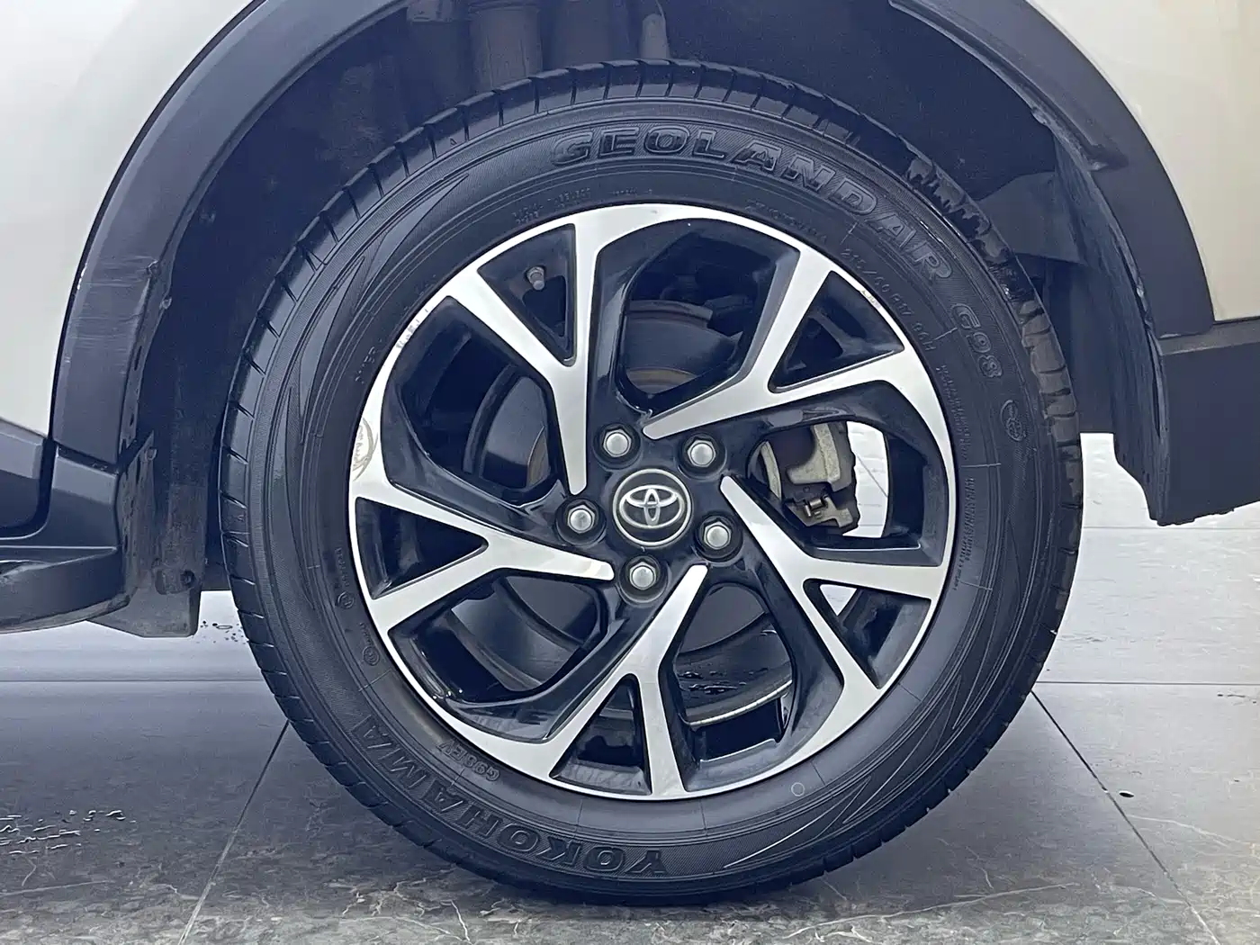 Toyota C-HR 2020 Model 2.0L Leading фото 7