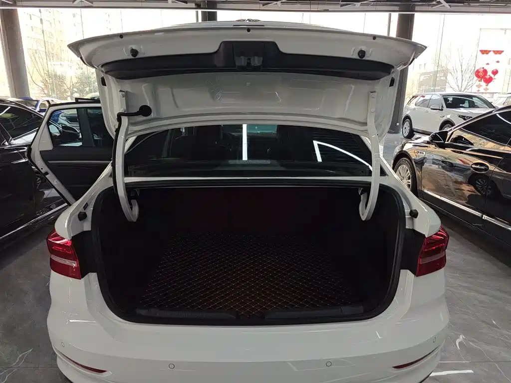 Volkswagen Lavida 2019 Lavida Start 1.5L Auto Trend (China VI) фото 19