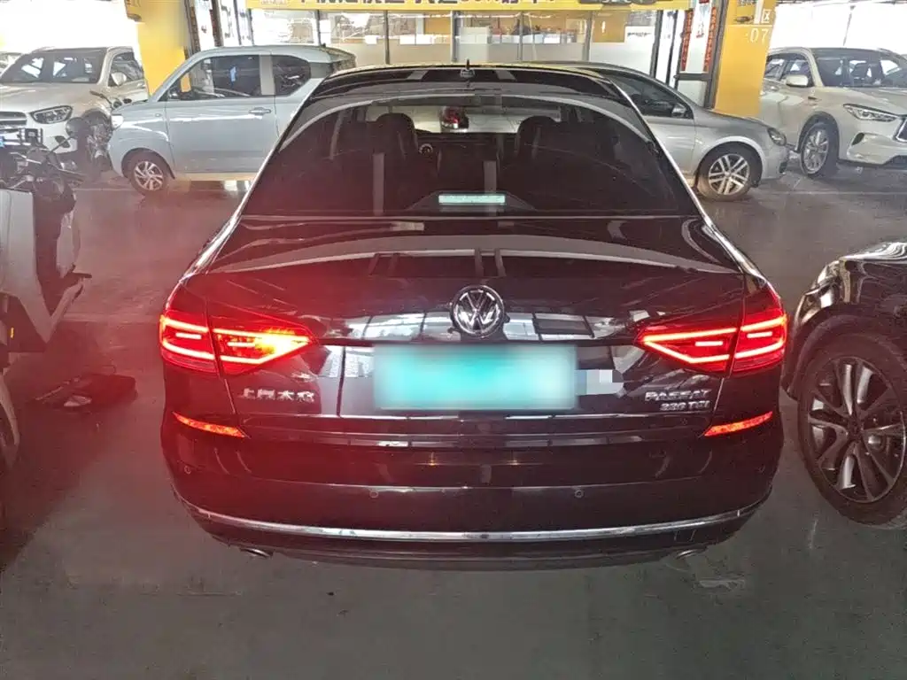 Volkswagen Passat 2017 330TSI DSG Prestige фото 6