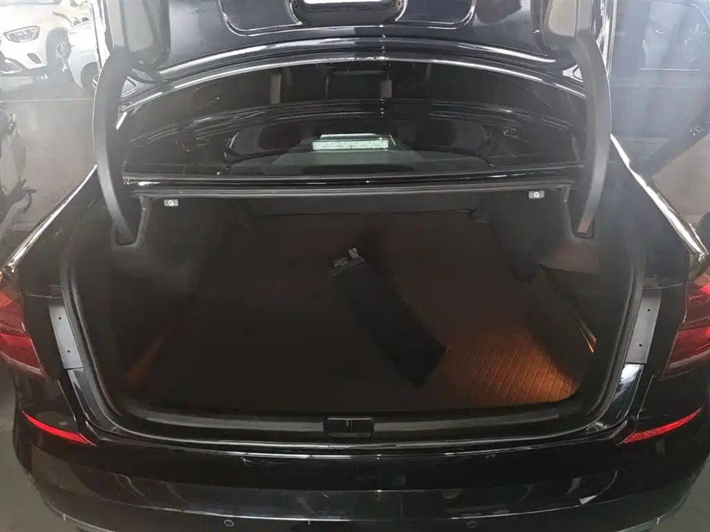 Volkswagen Passat 2017 330TSI DSG Prestige фото 19
