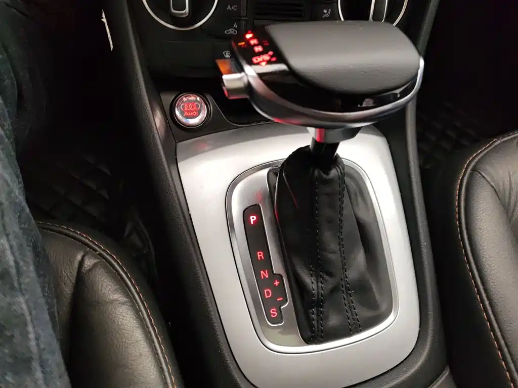 Audi Q3 2018 30th Anniversary Edition 30 TFSI Fashion фото 14