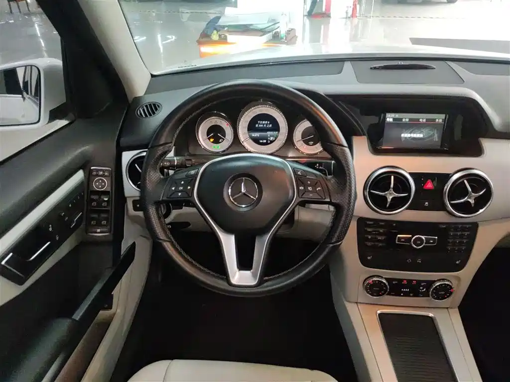 Mercedes-Benz GLK-Class 2013 GLK 300 4MATIC Dynamic Sunroof фото 11