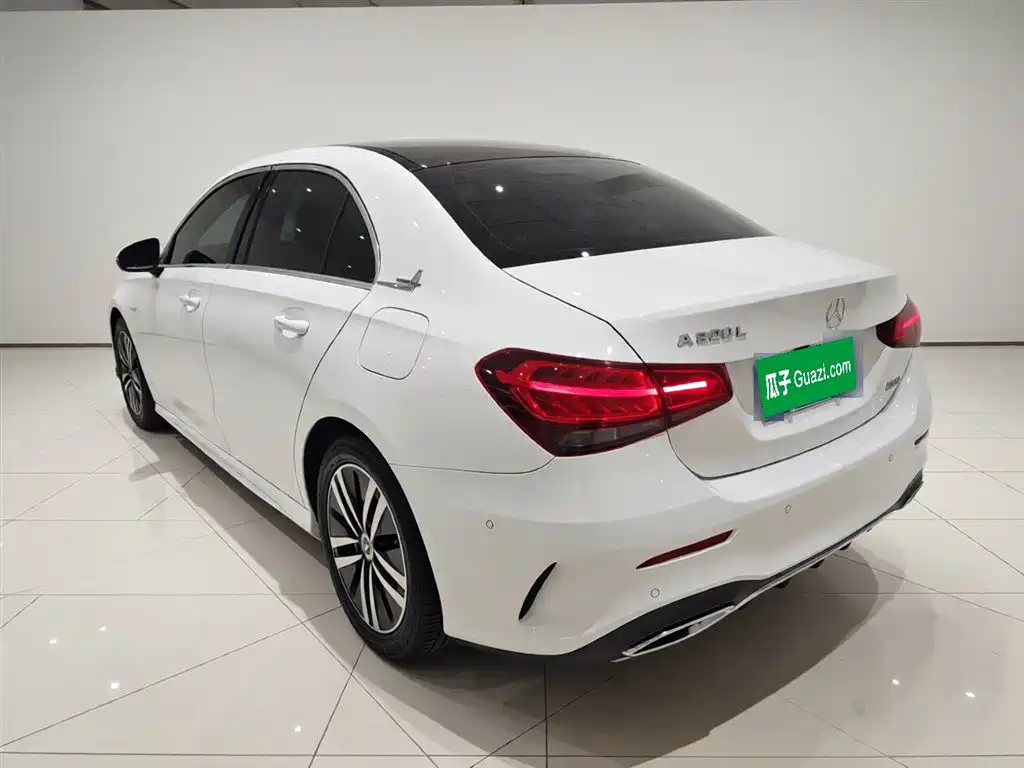 Mercedes-Benz A-Class 2019 A 180 L Sport Sedan фото 5