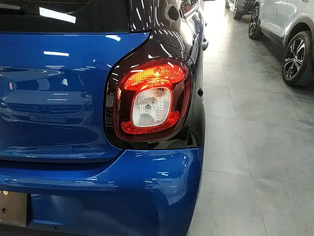 smart forfour 2018 2016 1.0L 52kW Agile Edition