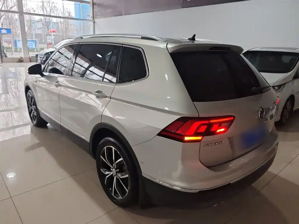 Volkswagen Tiguan L 2019 Facelift 330TSI Auto 2WD Smart Luxury China VI фото 5