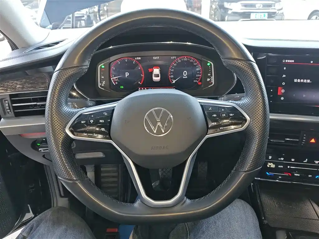 Volkswagen Passat 2022 330TSI Starlight Luxury Edition фото 11