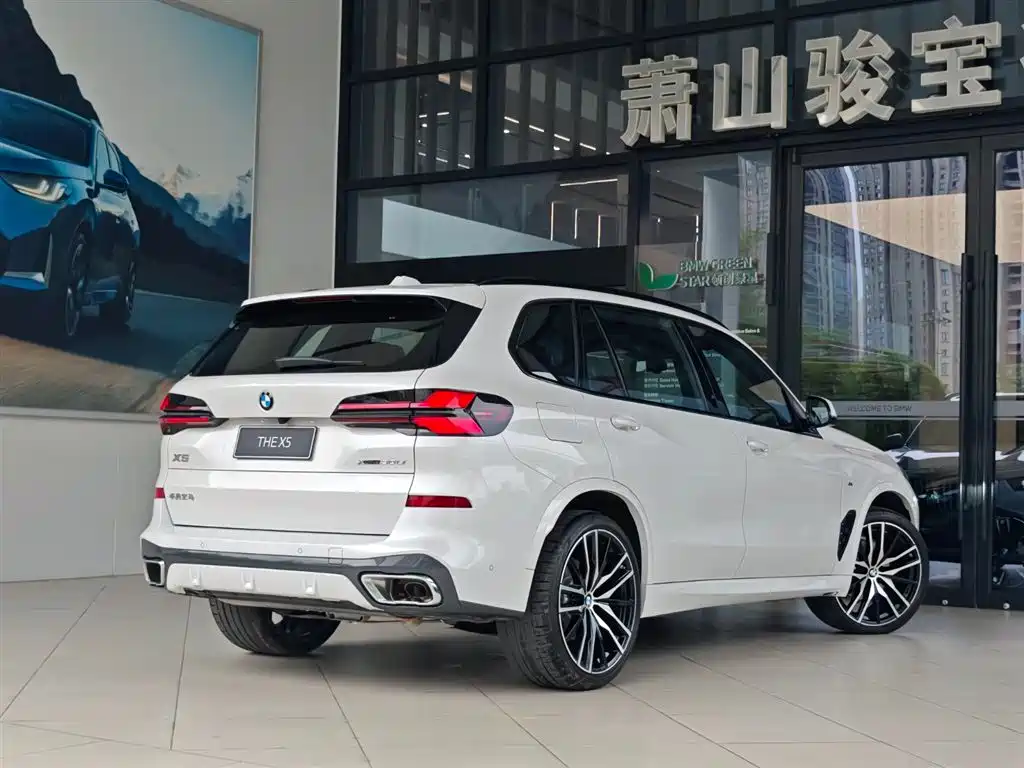 BMW X5 2025 Model xDrive 30Li Exclusive M Sport Blackout Package фото 5