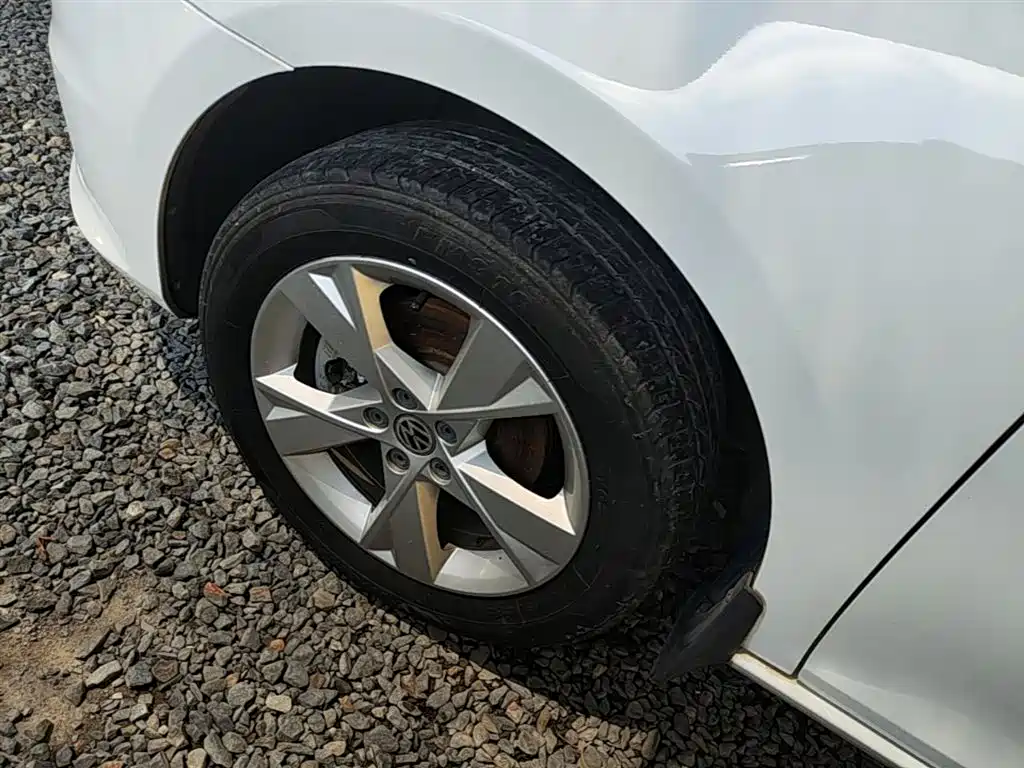Volkswagen Bora 2015 Quality Edition 1.6L Automatic Fashion фото 23