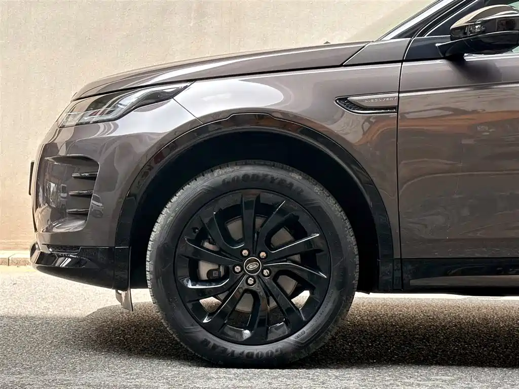 Land Rover Discovery Sport 2024 Performance Technology Edition фото 6