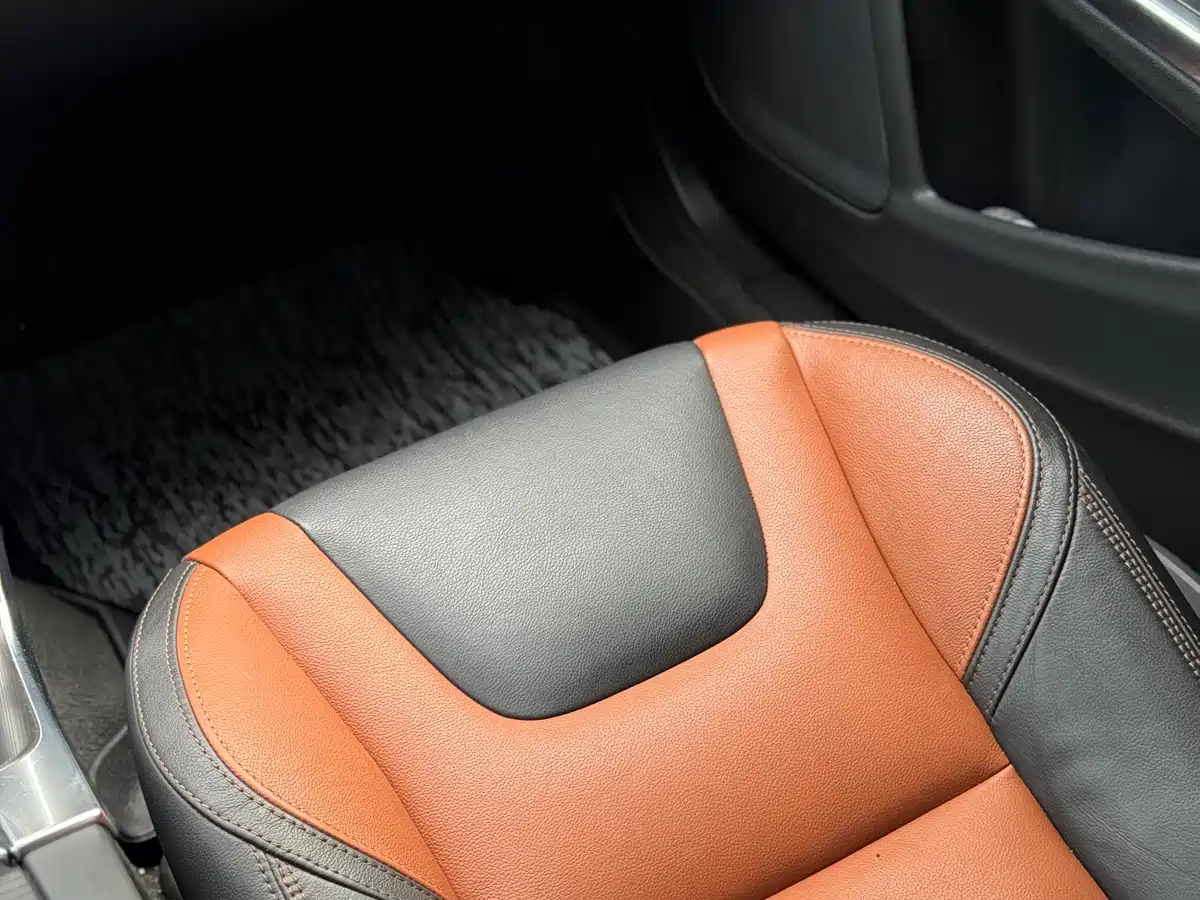 Фото 22 - Volvo V60