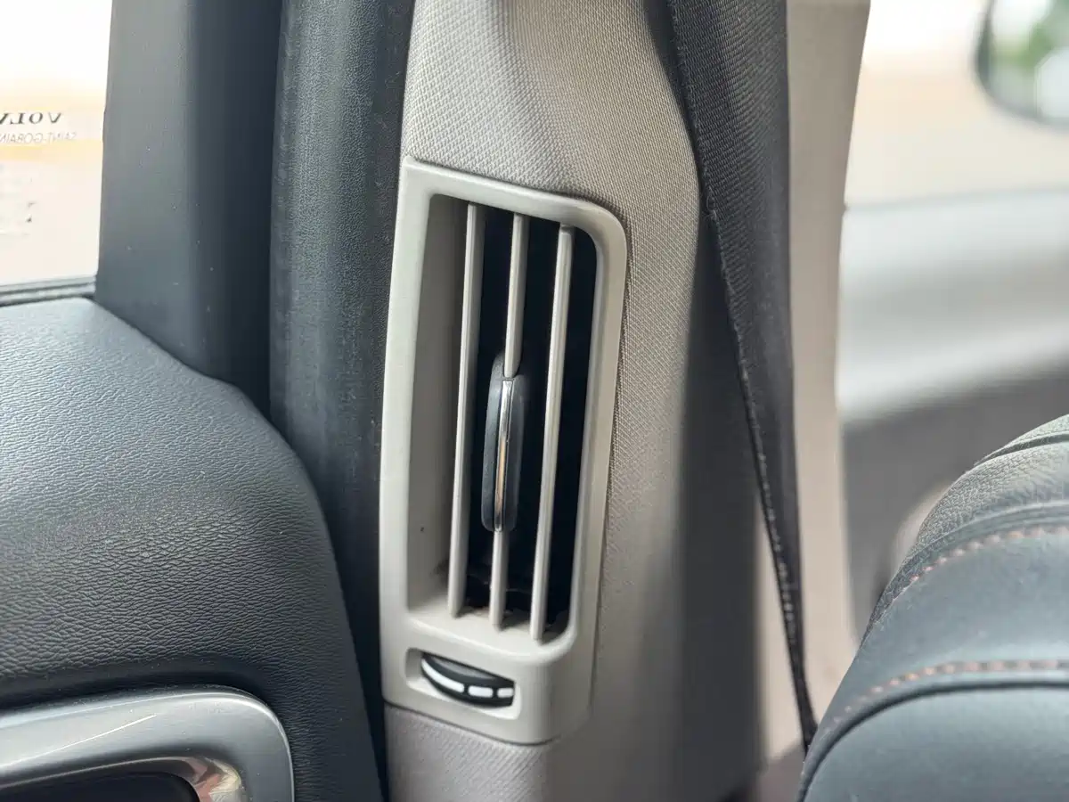 Фото 29 - Volvo V60